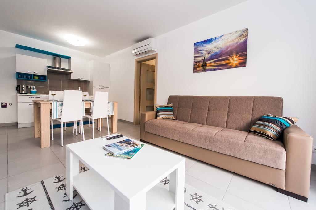Blue Sky Apartments ロゴズニッツァ エクステリア 写真